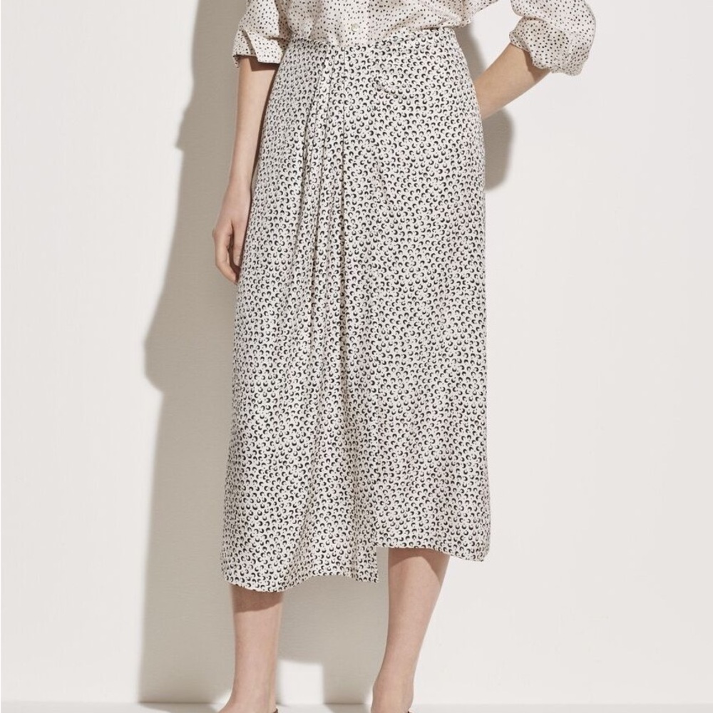 Vince Star Dot Drape Skirt. Black and Cream Pleated A-Line Midi Skirt. Size 2